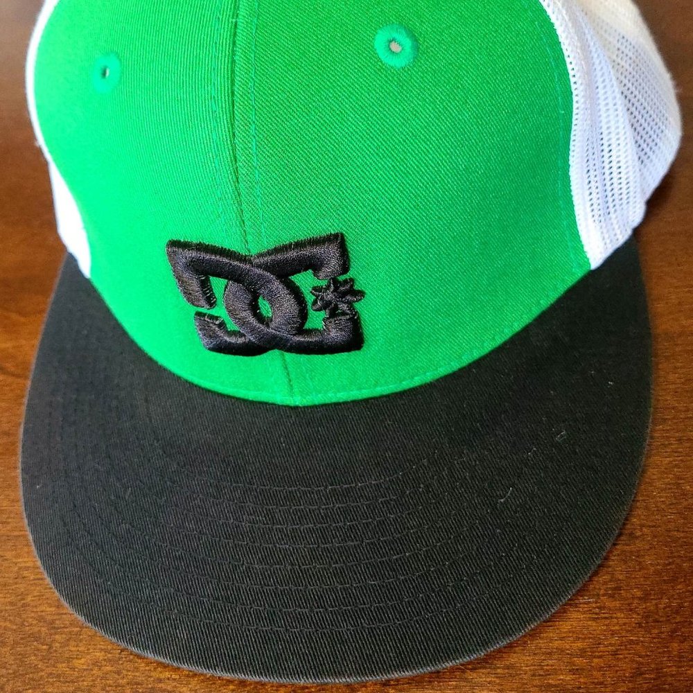 DC snapback hat - Picture 11 of 13
